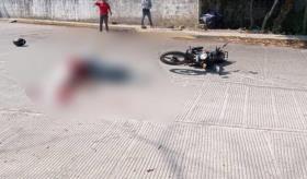 Motociclista pierde la vida al ser atropellado en Teapa