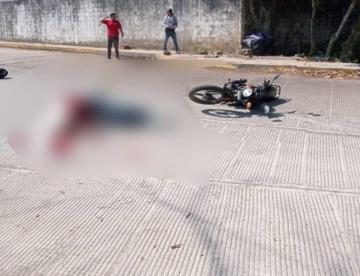 Motociclista pierde la vida al ser atropellado en Teapa