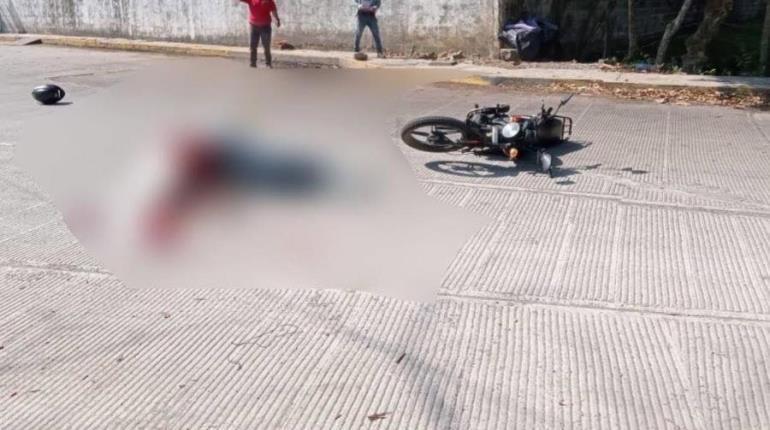 Motociclista pierde la vida al ser atropellado en Teapa