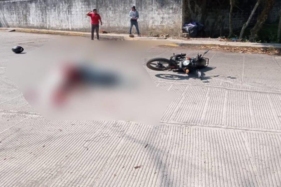 Motociclista pierde la vida al ser atropellado en Teapa Motociclista pierde la vida al ser atropellado en Teapa