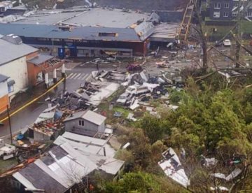 Tornado arrasa con todo a su paso, revela Alcalde de Puerto Varas en Chile