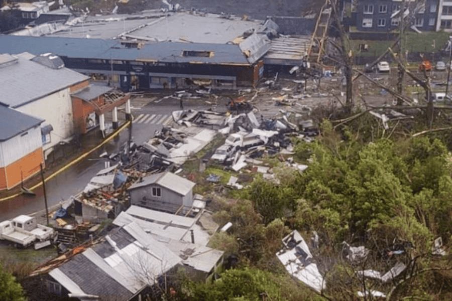 Tornado arrasa con todo a su paso, revela Alcalde de Puerto Varas en Chile Tornado arrasa con todo a su paso, revela Alcalde de Puerto Varas en Chile