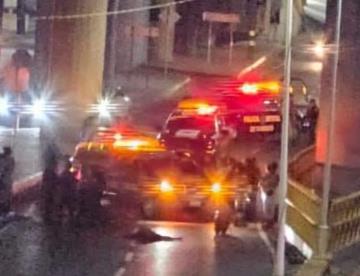 Hallan cuerpo sin vida bajo distribuidor vial de la Universidad