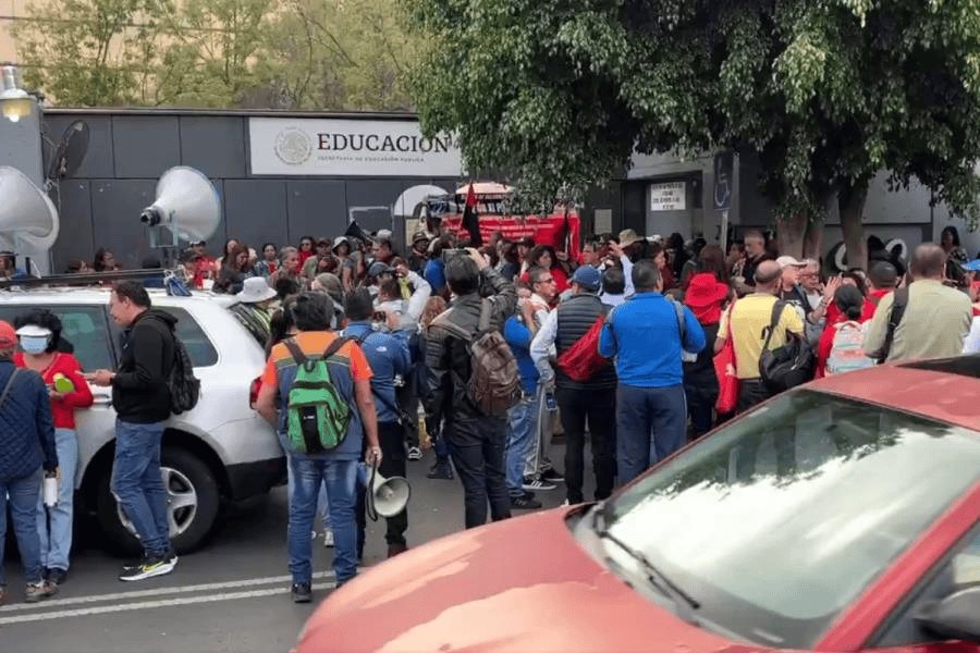 ¡Paraliza CNTE la CDMX! Protestan en la SEP, INE, SAT y televisoras ¡Paraliza CNTE la CDMX! Protestan en la SEP, INE, SAT y televisoras