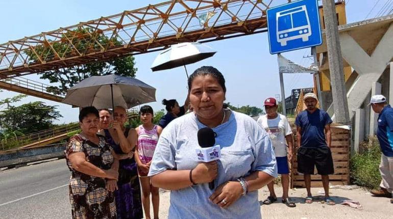 Demandan habitantes de ´La Providencia´, Centro, reparación del puente peatonal