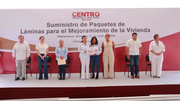 Entregan más 850 paquetes de láminas en primera etapa del programa de Mejoramiento de Viviendas en Centro