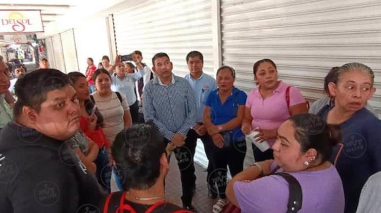 Por bajo reparto de utilidades, protestan trabajadores de tienda departamental en Villahermosa