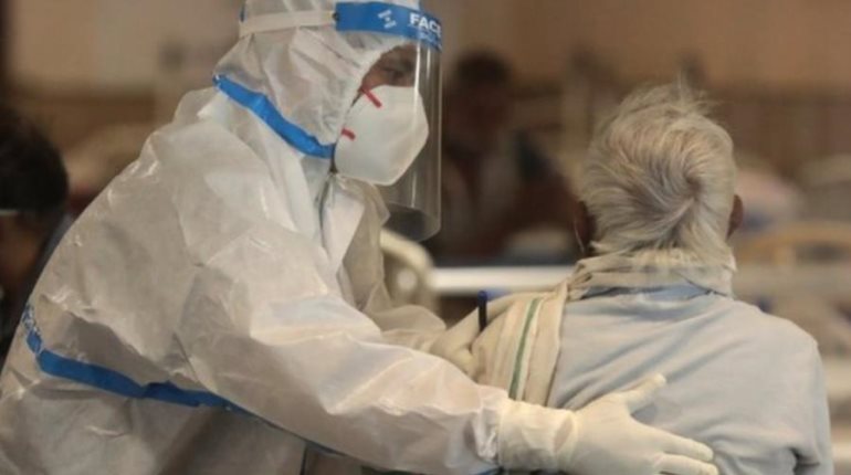 Registra India repunte de mil casos de COVID; emite alerta en hospitales
