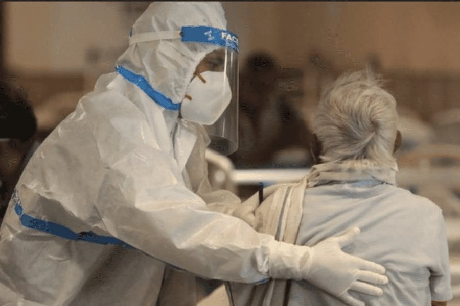 Registra India repunte de mil casos de COVID; emite alerta en hospitales Registra India repunte de mil casos de COVID; emite alerta en hospitales