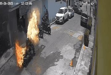 Explota moto en taller de Centro; no se registran heridos