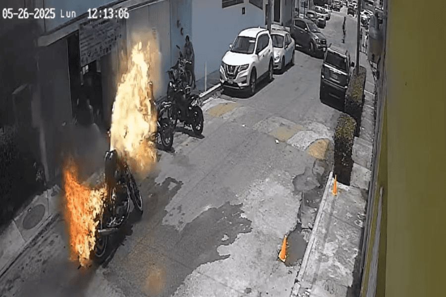 Explota moto en taller de Centro; no se registran heridos Explota moto en taller de Centro; no se registran heridos