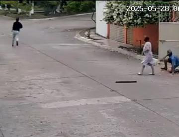 Familia evita que ladrones se lleven su camioneta en Comalcalco