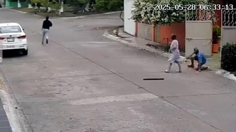 Familia evita que ladrones se lleven su camioneta en Comalcalco