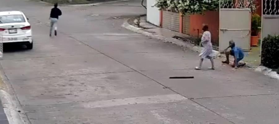 Familia evita que ladrones se lleven su camioneta en Comalcalco Familia evita que ladrones se lleven su camioneta en Comalcalco