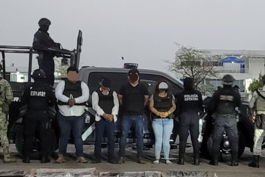 Detienen a 4 presuntos distribuidores de droga en Centro Detienen a 4 presuntos distribuidores de droga en Centro