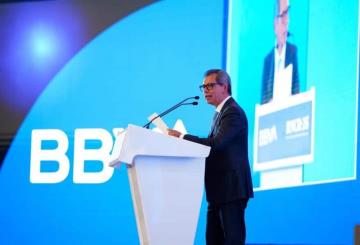 Impuesto de EE. UU. a remesas tendría impacto equivalente a 3% del PIB: Hacienda