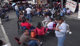 CNTE vuelve a paralizar la CDMX; sujeto intenta embestirlos en la Calzada de Tlalpan