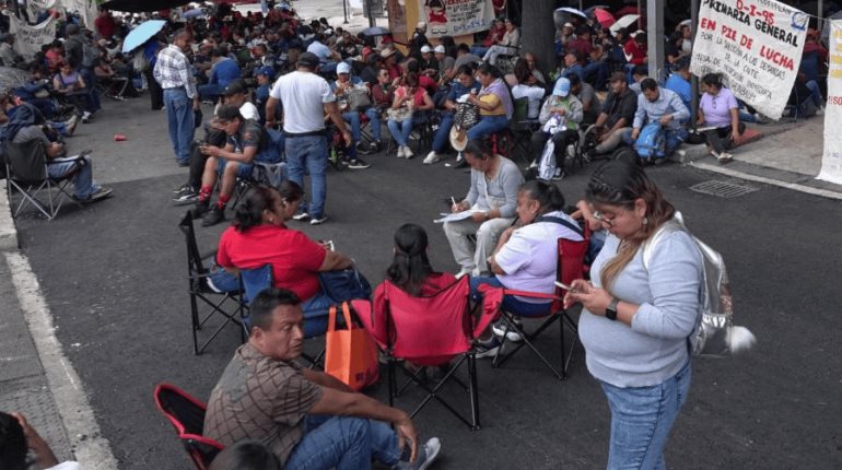 CNTE vuelve a paralizar la CDMX; sujeto intenta embestirlos en la Calzada de Tlalpan
