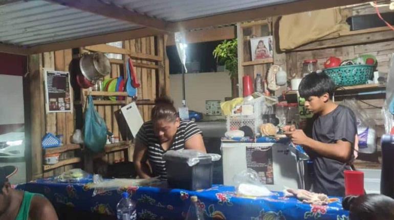 Iker ha sido una bendición: Madre de menor con Down vende comida para comprar los tratamientos ¡apóyalos!