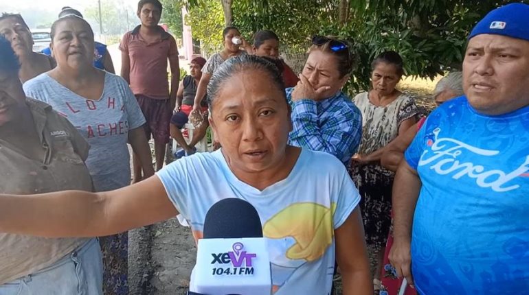 Habitantes de Acachapan segunda restringen paso a unidades que le trabajan a Pemex por afectaciones