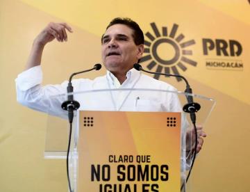 Silvano Aureoles logra frenar otra vez su captura por peculado