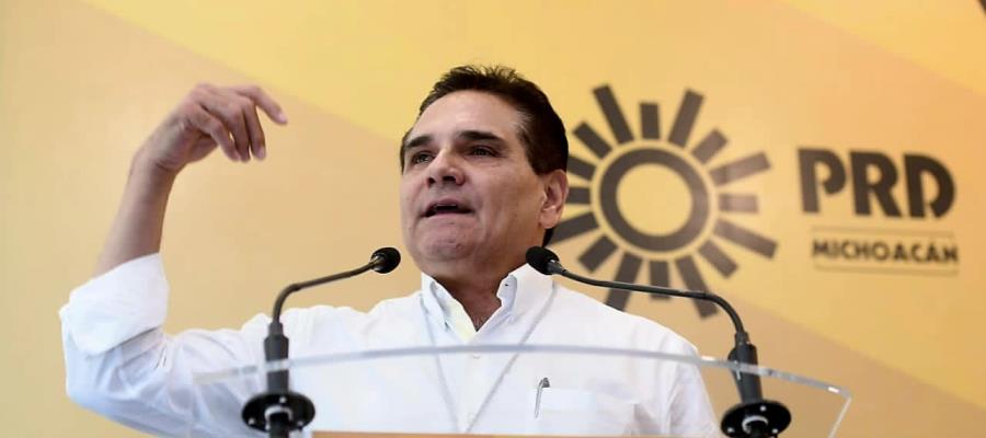 Silvano Aureoles logra frenar otra vez su captura por peculado Silvano Aureoles logra frenar otra vez su captura por peculado