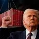 Corte de apelaciones restablece aranceles de Trump