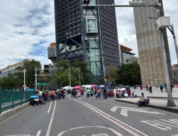 Tras 5 horas de reunión y manifestaciones, CNTE no llega acuerdo con Segob