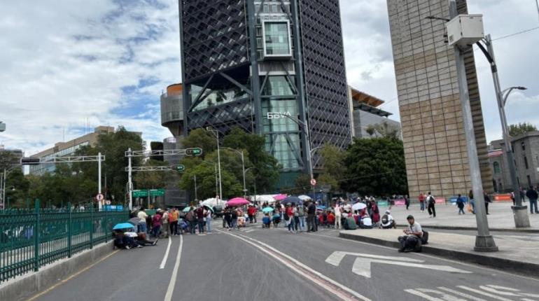 Tras 5 horas de reunión y manifestaciones, CNTE no llega acuerdo con Segob