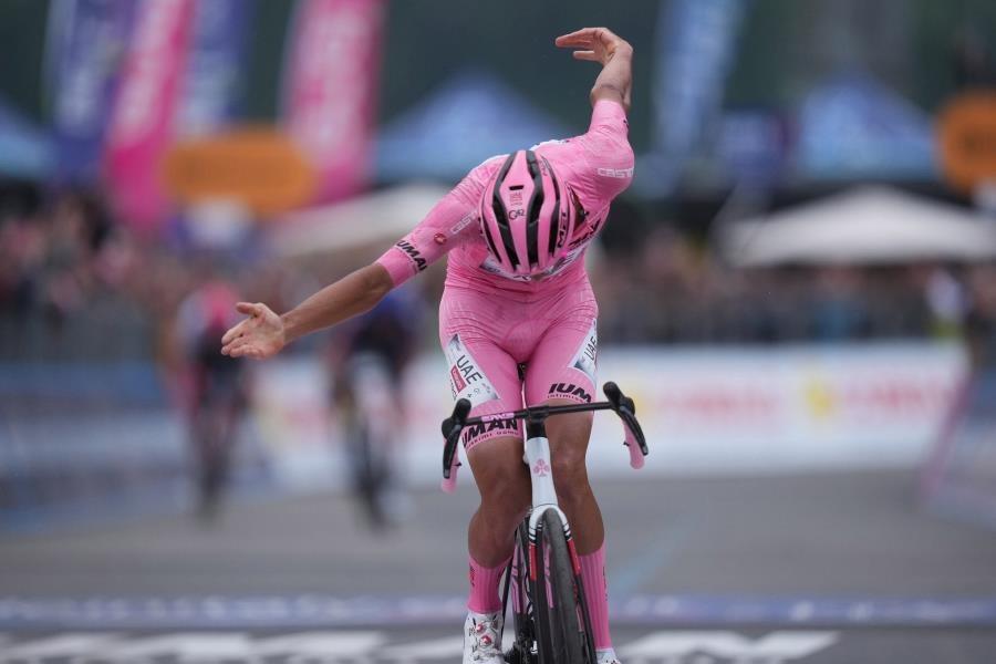 Isaac Del Toro mantiene el liderato en la etapa 18 del Giro de Italia Isaac Del Toro mantiene el liderato en la etapa 18 del Giro de Italia