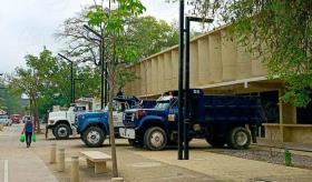 Incumplen a volqueteros promesa de pago y regresan a protestar con unidades en mercado de Gaviotas