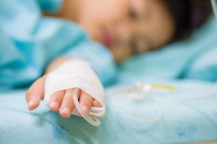 Denuncian trato inhumano y negligencia en Hospital del Niño; menor puede perder dedo Denuncian trato inhumano y negligencia en Hospital del Niño; menor puede perder dedo