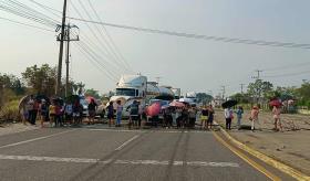 Bloqueo por falta de luz colapsa la Villahermosa-Frontera