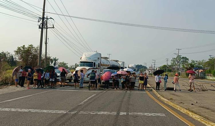 Bloqueo por falta de luz colapsa la Villahermosa-Frontera