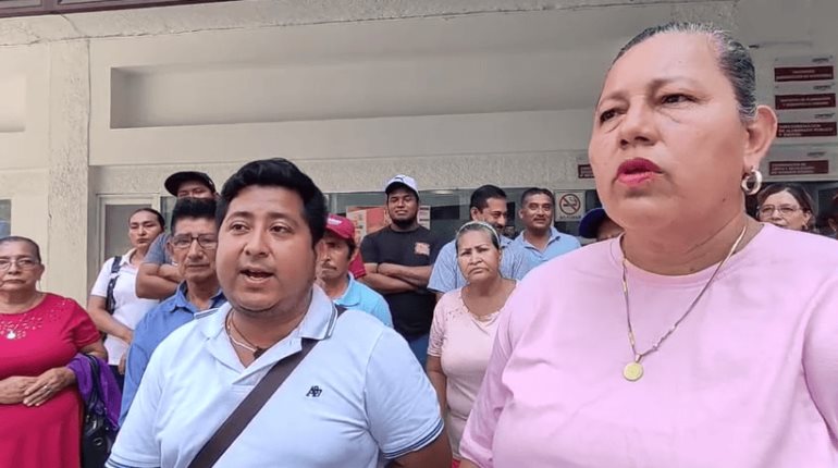 Amagan habitantes de río Tinto 3ra. secc. con cerrar carretera federal, si no reparan vialidad destruida