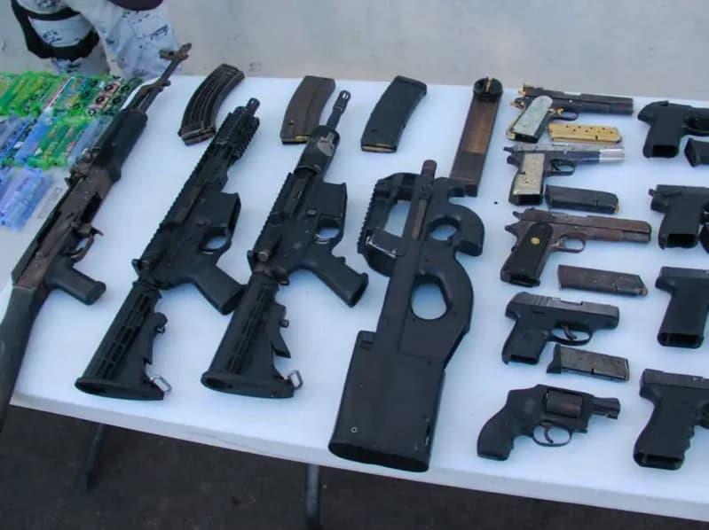 Decomisan a reclusos del penal de Culiacán armas de grueso calibre Decomisan a reclusos del penal de Culiacán armas de grueso calibre