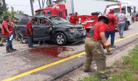 Atiende PC derrame de hidrocarburo tras accidente en la Villahermosa-Cárdenas