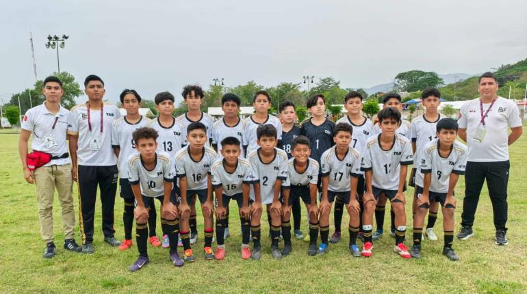 Inician equipos tabasqueños de futbol participación en Olimpiada Nacional CONADE 2025 en Colima