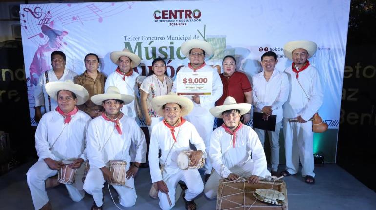Grupo Ajka Bilkab gana primer lugar en el concurso de tamborileros en Centro