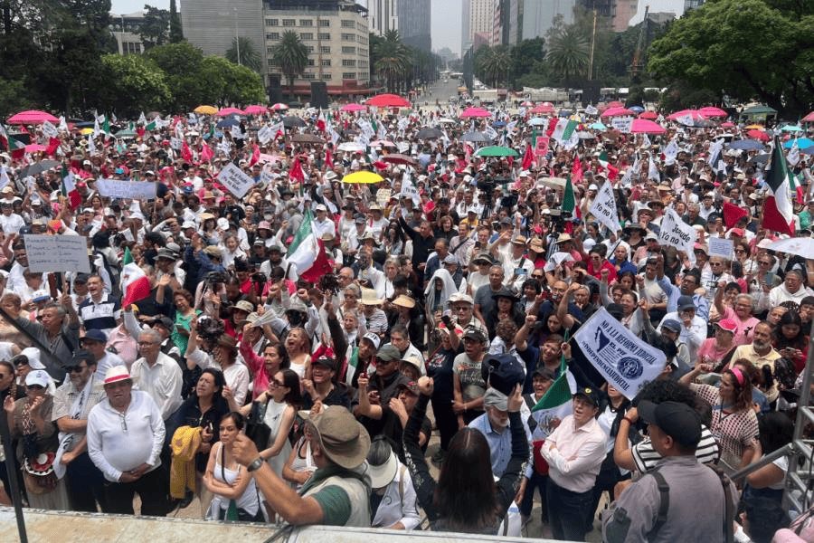 Protestan en CDMX por el domingo negro, día de la elección judicial Protestan en CDMX por el domingo negro, día de la elección judicial