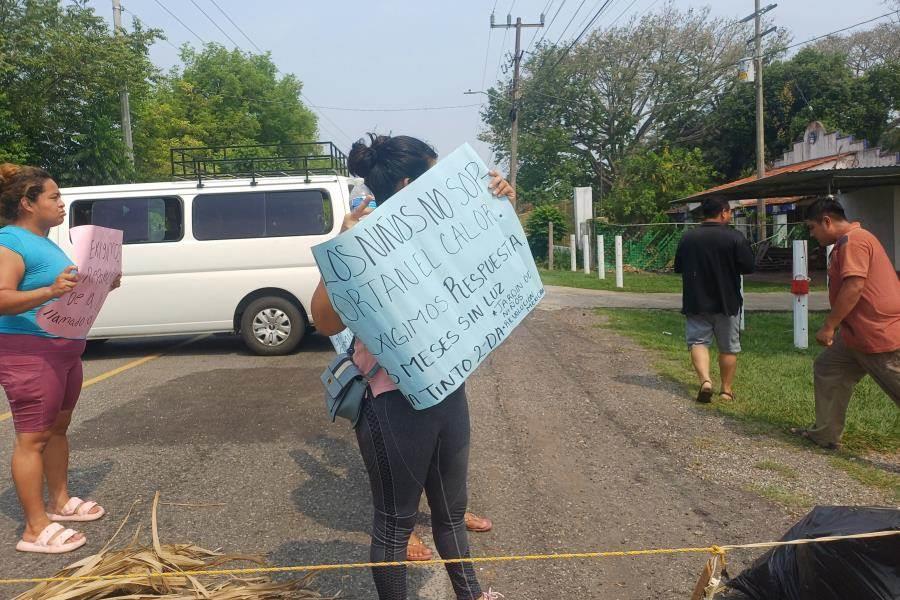 Bloquean pap&aacute;s de jard&iacute;n de ni&ntilde;os en R&iacute;o Tinto 2da por problemas en el servicio el&eacute;ctrico