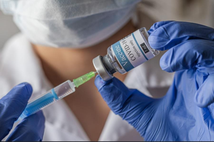 Aprueba FDA nueva vacuna contra COVID