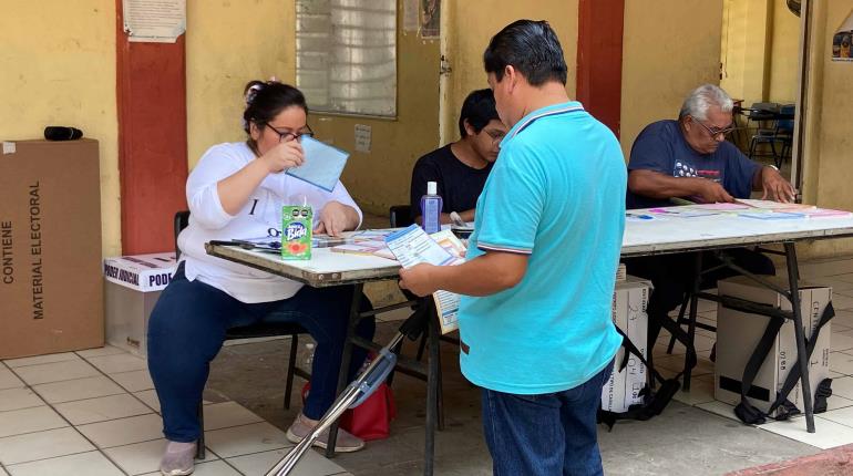 Con poca afluencia, retraso de apertura de casillas y uso de acordeones Tabasco celebra la elección judicial
