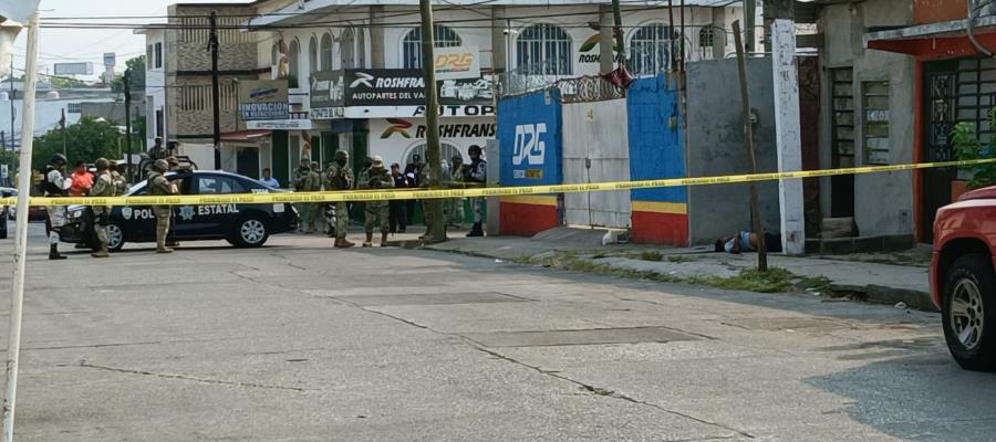 Lo hallan sin vida en calle de la col. Atasta, Centro