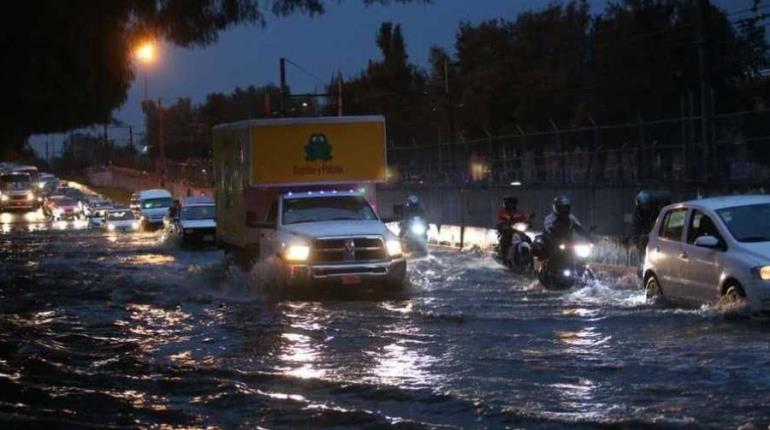 Lluvias provocan caos y afectaciones en la CDMX