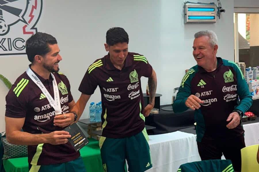 Hirving Lozano y Henry Martín son baja para fecha FIFA y Copa Oro Hirving Lozano y Henry Martín son baja para fecha FIFA y Copa Oro