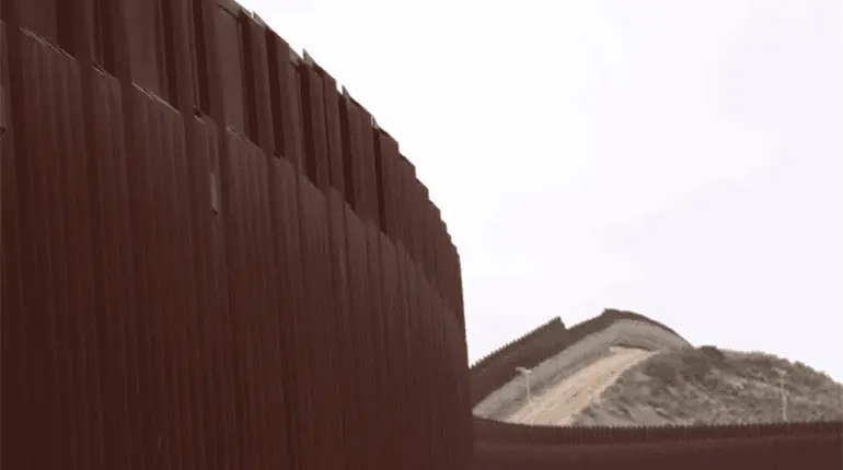 "Lo están haciendo ellos" Descarta Sheinbaum participación de México en segunda fase del muro fronterizo