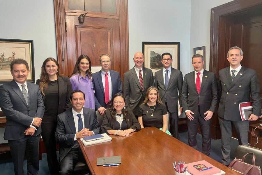 Senadores mexicanos se reúnen con homólogos de EE. UU. por impuesto a remesas Senadores mexicanos se reúnen con homólogos de EE. UU. por impuesto a remesas