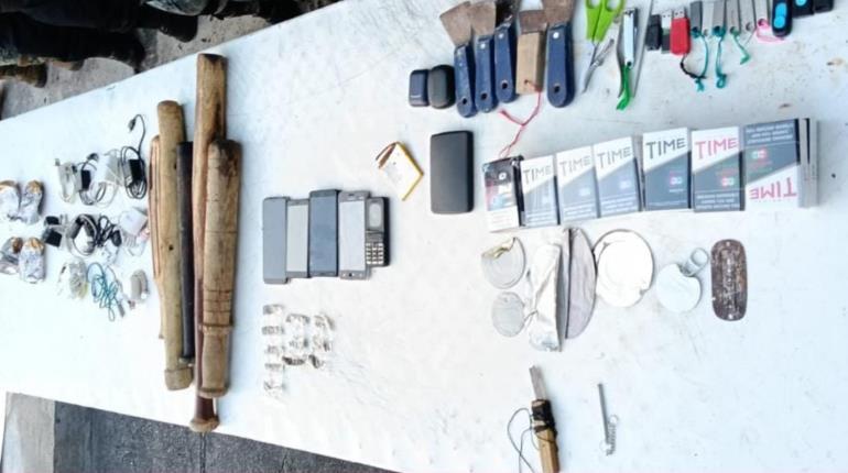 Decomisa FIRT Olmeca celulares, armas hechizas y droga en penal de Tenosique