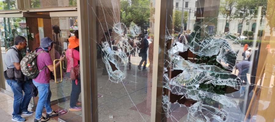 Vandaliza CETEG acceso de la Secretaría de Bienestar en CDMX Vandaliza CETEG acceso de la Secretaría de Bienestar en CDMX